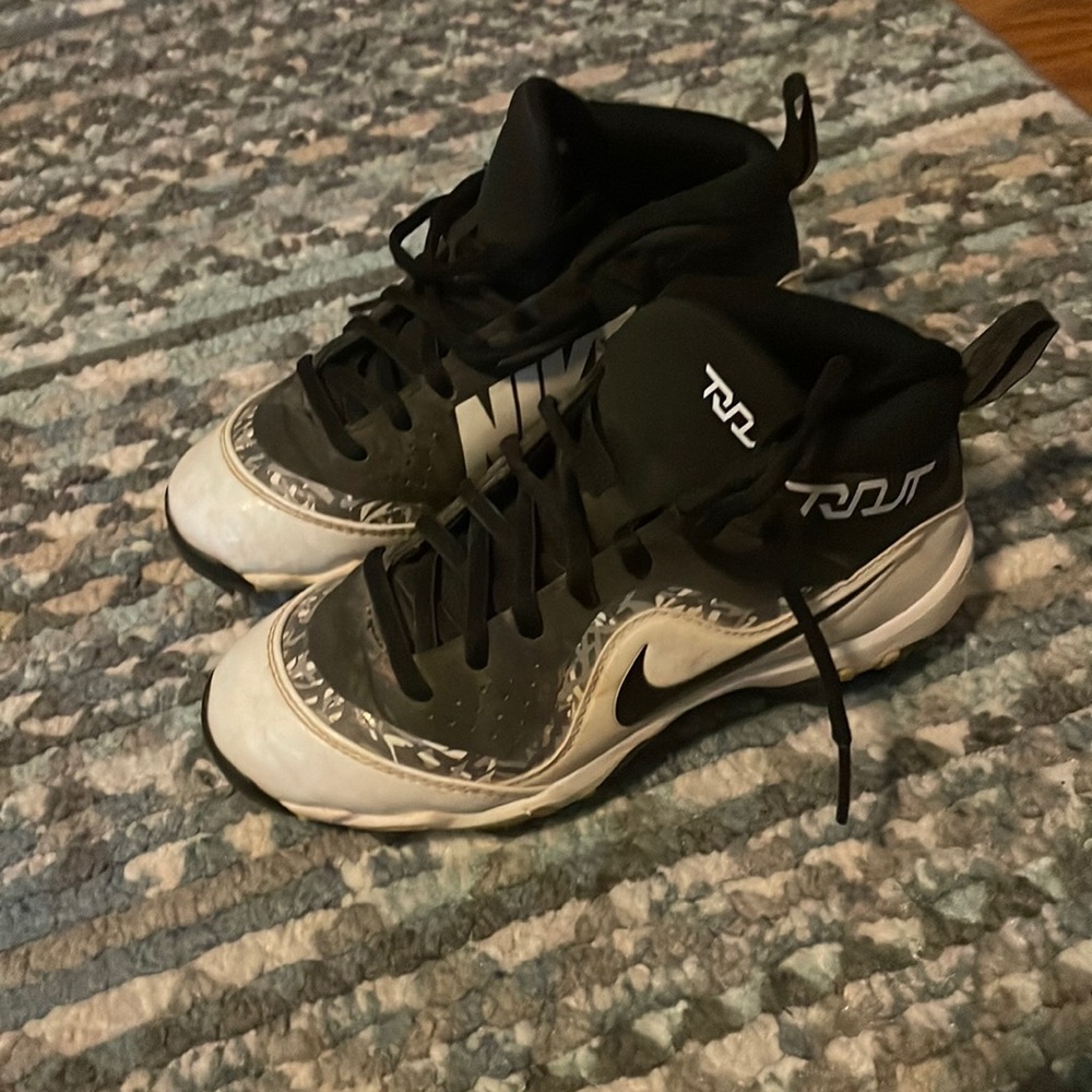 Baseball spikes